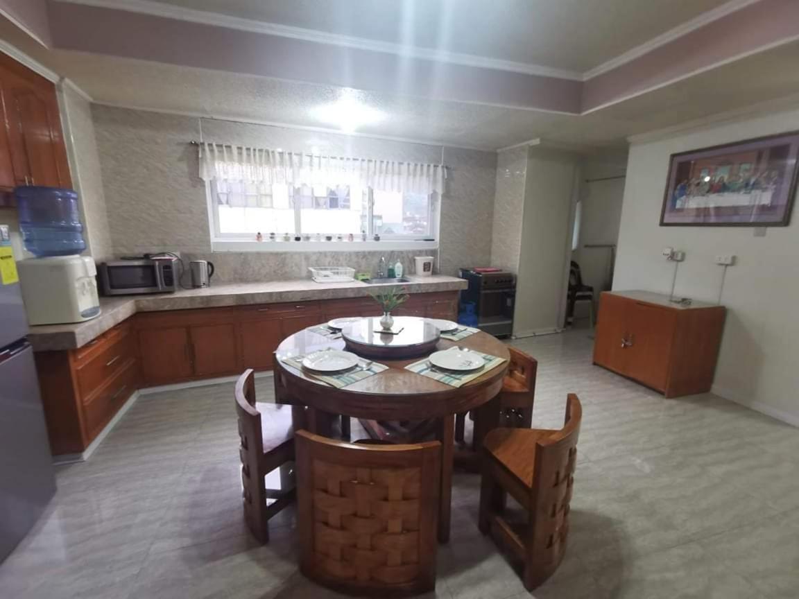Appartamento Comfy Dwelling Baguio City Esterno foto