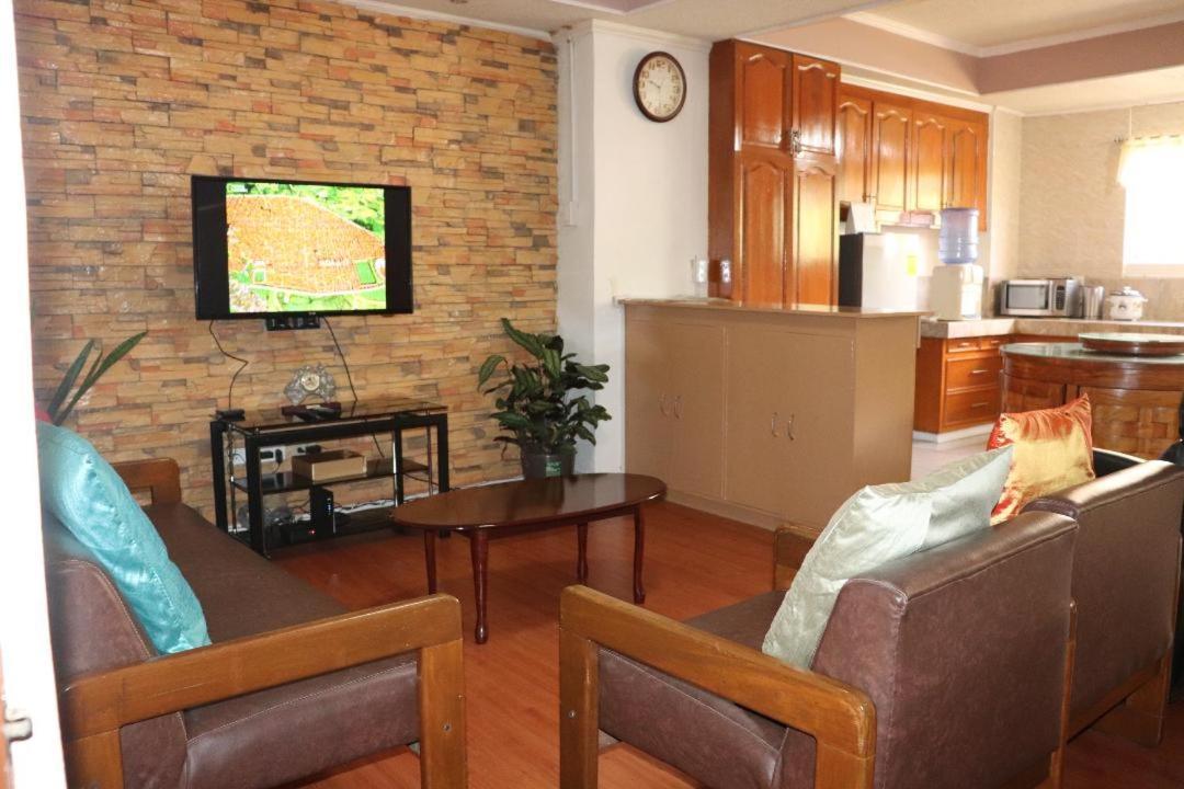 Appartamento Comfy Dwelling Baguio City Esterno foto
